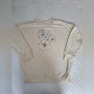 Women's American Eagle oversized crew neck, cream colored, size medium.